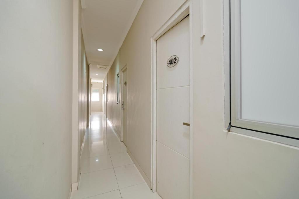 Env Room Jakarta Exterior photo