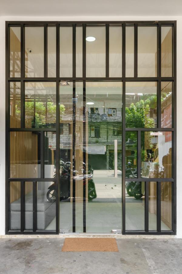 Env Room Jakarta Exterior photo